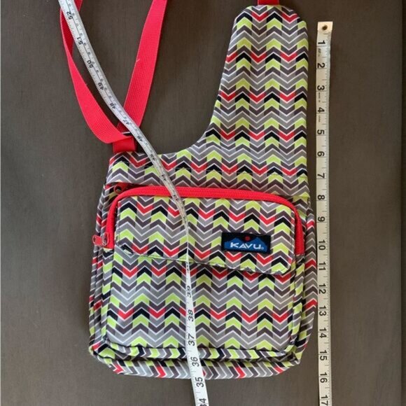 KAVU Seattle Sling Red Yellow Green Chevron Hiking Adventure Rope Bag - Picture 12 of 13